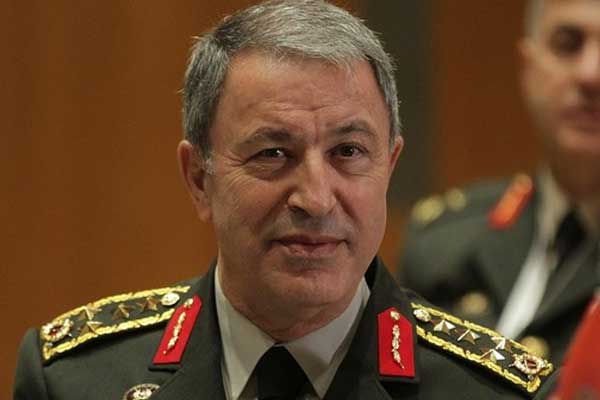 Komutanlar Suriye sınırında