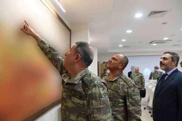 Org. Akar ve kuvvet komutanları sınırda