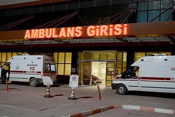 Şanlıurfa'da zırhlı polis aracı devrildi