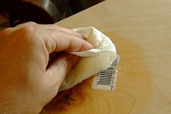 Etiket izleri nasıl temizlenir?