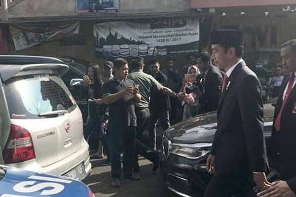 Devlet Başkanı trafiğe takılınca kilometrelerce yürüdü