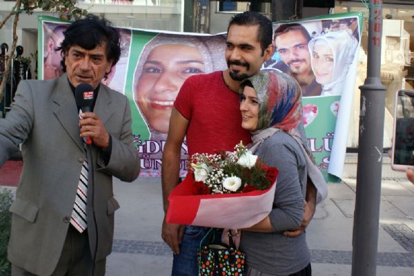 Televizyona röportaj verdiğini sanan kadına ilginç sürpriz