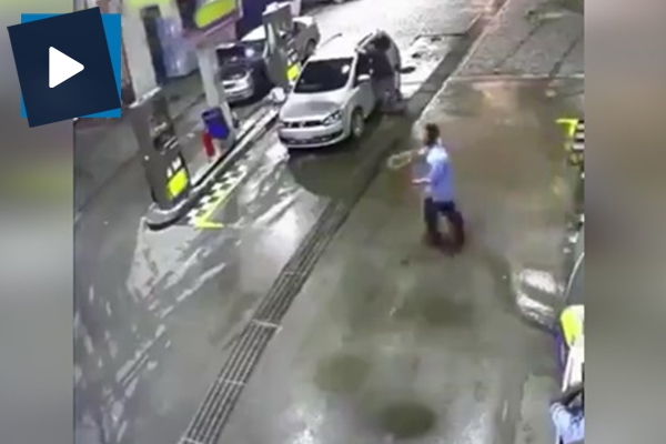 LPG alan otomobil bakın nasıl patladı!