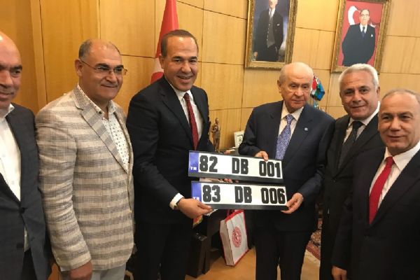 Devlet Bahçeli'ye Kerkük ve Musul plakaları