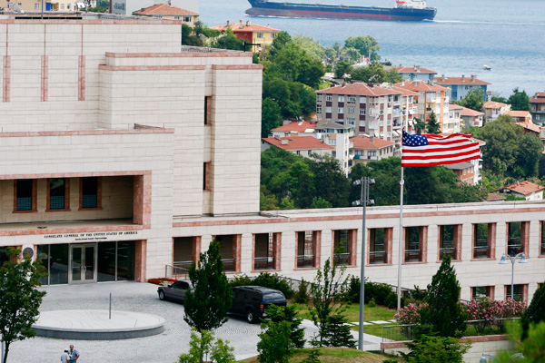 ABD Türkiye'den vize başvurularını durdurdu