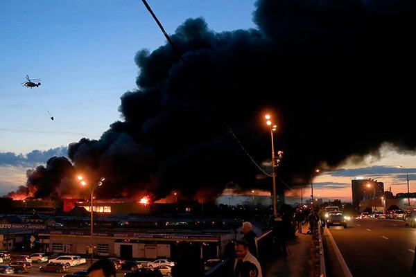 Moskova'da alışveriş merkezinde yangın