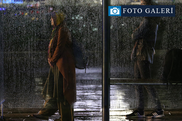 Ankara'da yağış hayatı olumsuz etkiledi