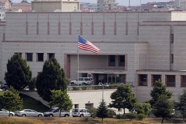 Türkiye de Amerika vatandaşlarının vize başvurularını süresiz bekletme kararı aldı