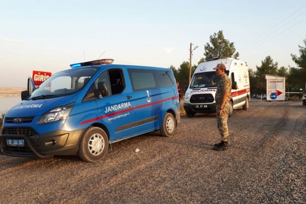 Adıyaman'da teknenin alabora olduğu ihbarı ekipleri alarma geçirdi