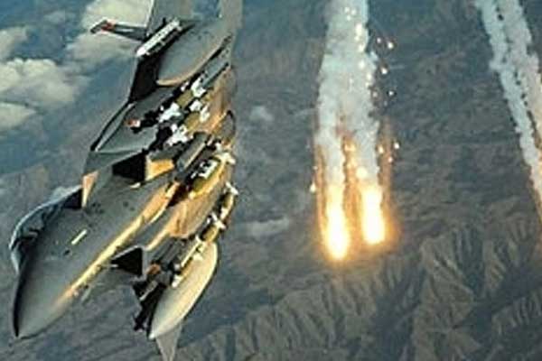 Afganistan'da Taliban kampına hava saldırısı