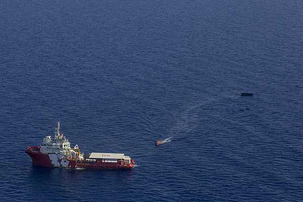 Kaçak göçmenleri taşıyan teknede kaza