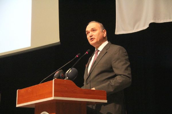 Faruk Özlü: Üniversiteler sanayinin de lokomotifi olmalı