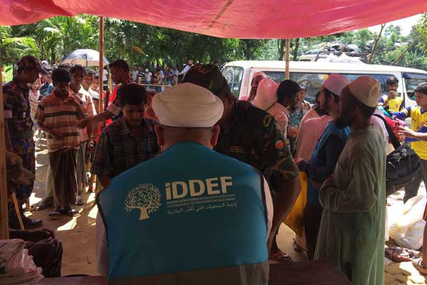İddef, Arakanlı Müslümanlara çadır kent kuruyor
