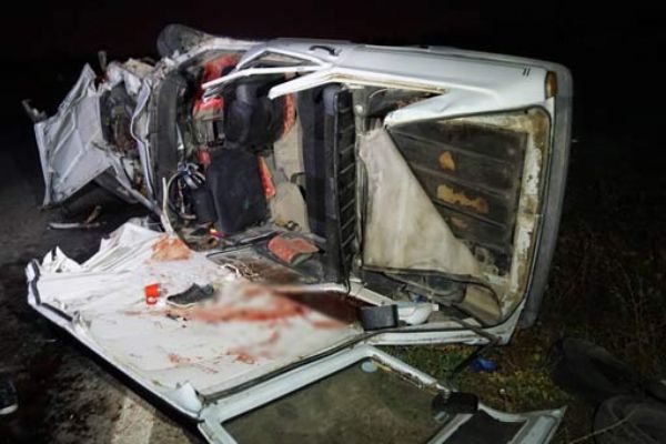 Denizli’de düğünden dönen aile kaza yaptı: 3 yaralı,1 ölü