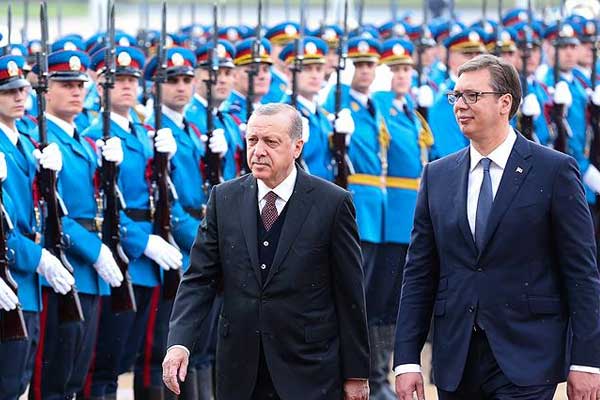 Erdoğan Sırbistan'da resmi törenle karşılandı