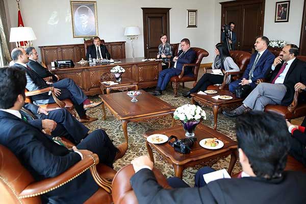 Çavuşoğlu, Pakistanlı basın heyetini kabul etti