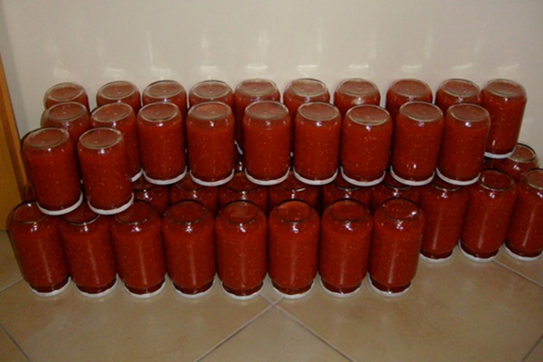 Evde yapılan konserve zehirleyebilir