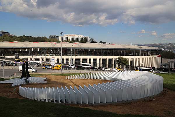 Beşiktaş'taki terör saldırısında şehit olanlar için anıt