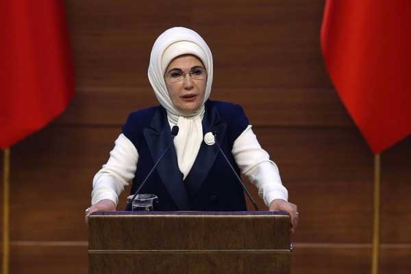 Emine Erdoğan Twitter hesabı açtı!