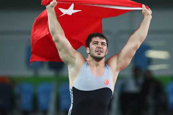 Silahlı saldırıya uğrayan Cenk İldem'den ilk açıklama