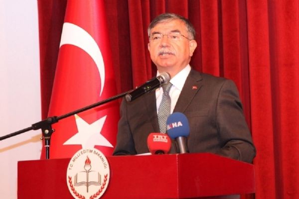 Bakan İsmet Yılmaz: 'Müfredatı gözden geçiriyoruz'