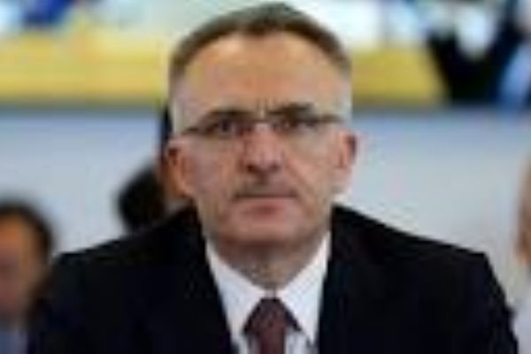 Naci Ağbal'dan 'kamu lojmanlarının satışı' açıklaması