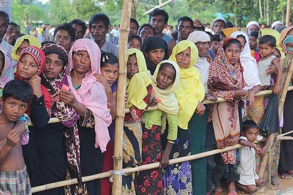 Katar'dan Arakanlı Müslümanlara gıda yardımı