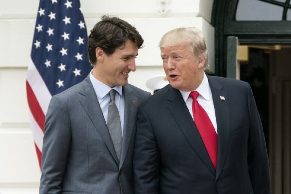 Donald Trump, Kanada Başbakanı Trudeau ile bir araya geldi