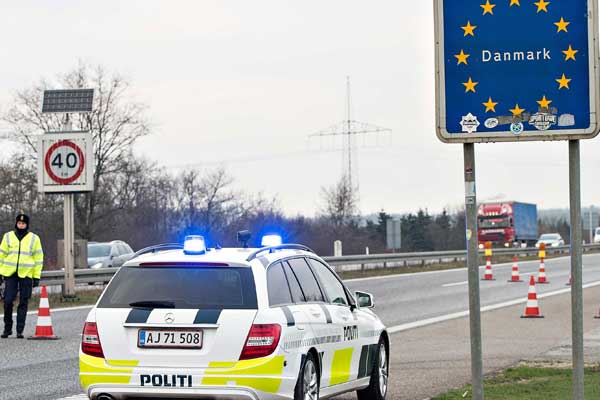 Danimarka sınır kontrollerini uzattı