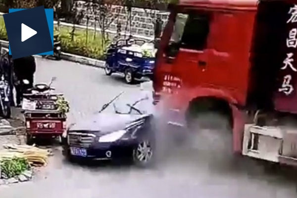 Çin'de kamyon dehşet saçtı