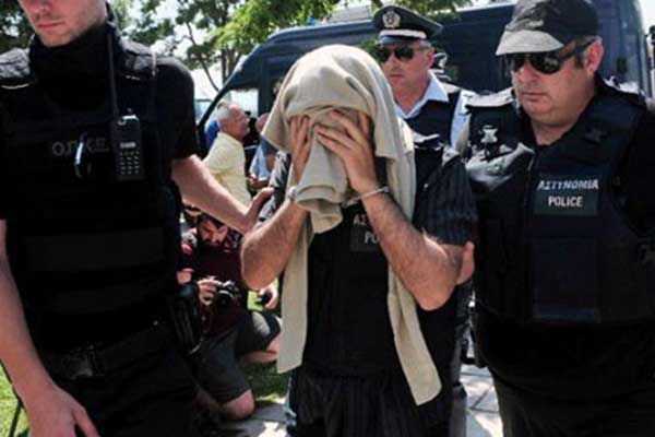 FETÖ'cü polis Yunanistan'a sığınmış