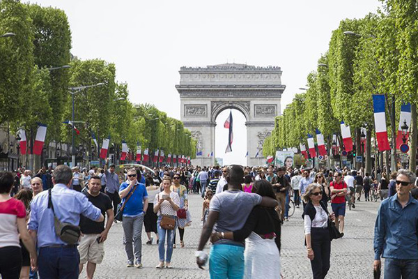 Paris'te benzinli araçlar yasaklanabilir
