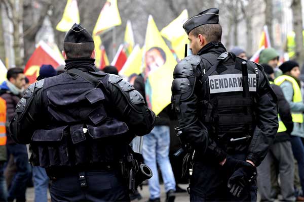 'AB, terör örgütlerini destekliyor'