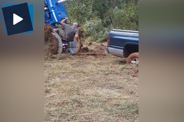 Çamurdan araç kurtarmak isterken canından olacaktı