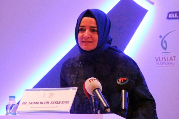 Bakan Kaya 'boşanma süreci danışmanlığı'nın önemini anlattı