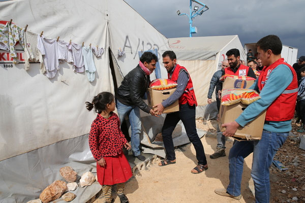 Kızılay İdlib'teki kamp ve yetimhanelere destek veriyor
