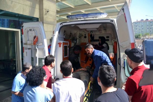 Askerleri taşıyan minibüse saldırı: 4 yaralı