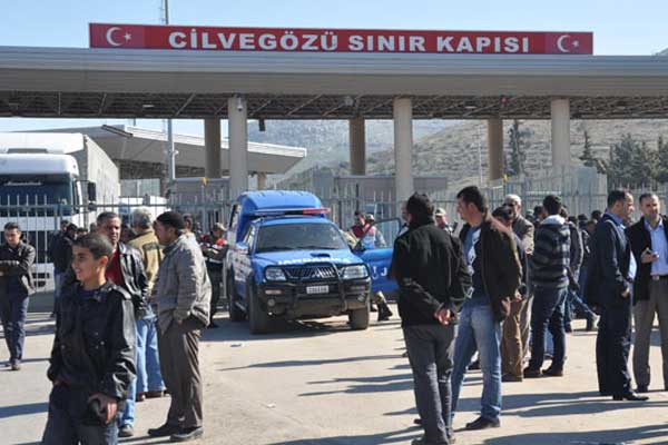 Suriyeli yaralılar Türkiye'ye getirildi