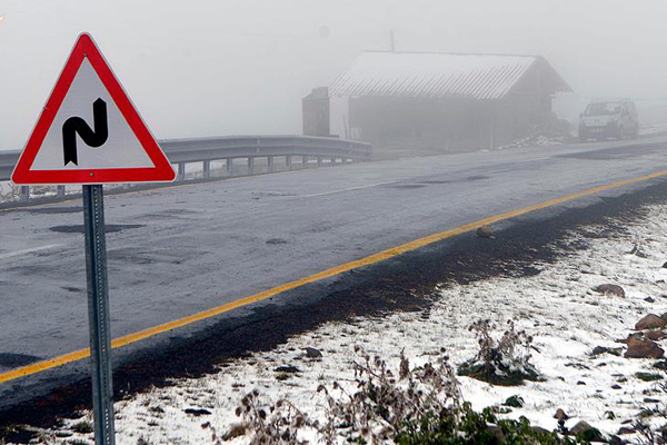 Ardahan'da sis ve kar etkili oldu