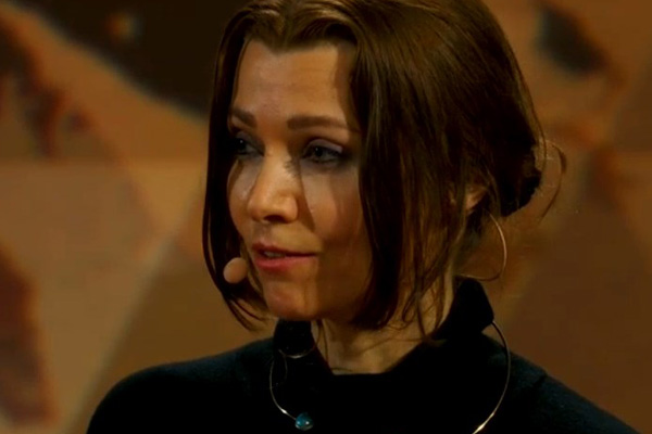 Elif Şafak'tan 'biseksüel' çıkışı