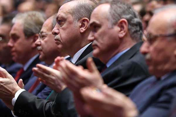 Ak Parti'de başkanlık için 3 şart