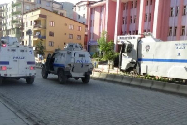 Hakkari'de sokağa çıkma yasağı ilan edildi