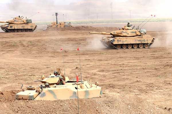 Afrin sınırında burun buruna