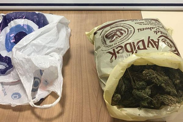 Eskişehir'de otomobil farında uyuşturucu sevkiyatı