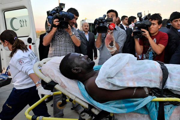 Somalili 35 yaralı Türkiye'ye getirildi