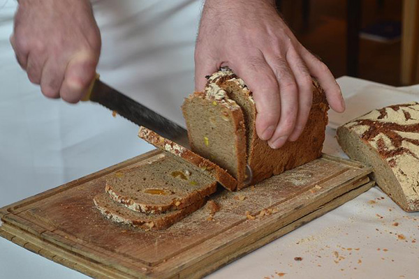 Paris 59 bin ton yiyeceği çöpe atıyor