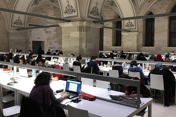 Beyazıt Devlet Kütüphanesi'nde 24 saat hizmet