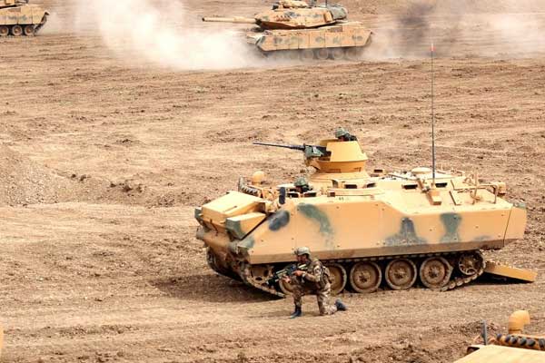 Afrin’e tepeden kuşatma