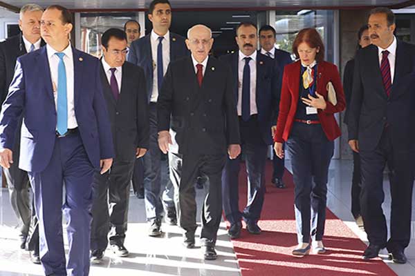 TBMM Başkanı Kahraman'dan Baykal'a ziyaret