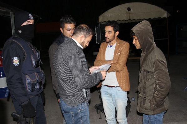 Sivas'ta 'Asker' bileti kesilen yolcular kaçak göçmen çıktı